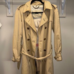 Burberry Trench Coat // Used // Women’s Size 6